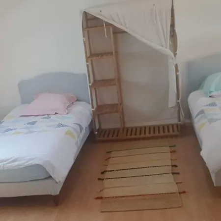 Δωμάτια σε οικογενειακή κατοικία Happydays Chambre Spacieuse